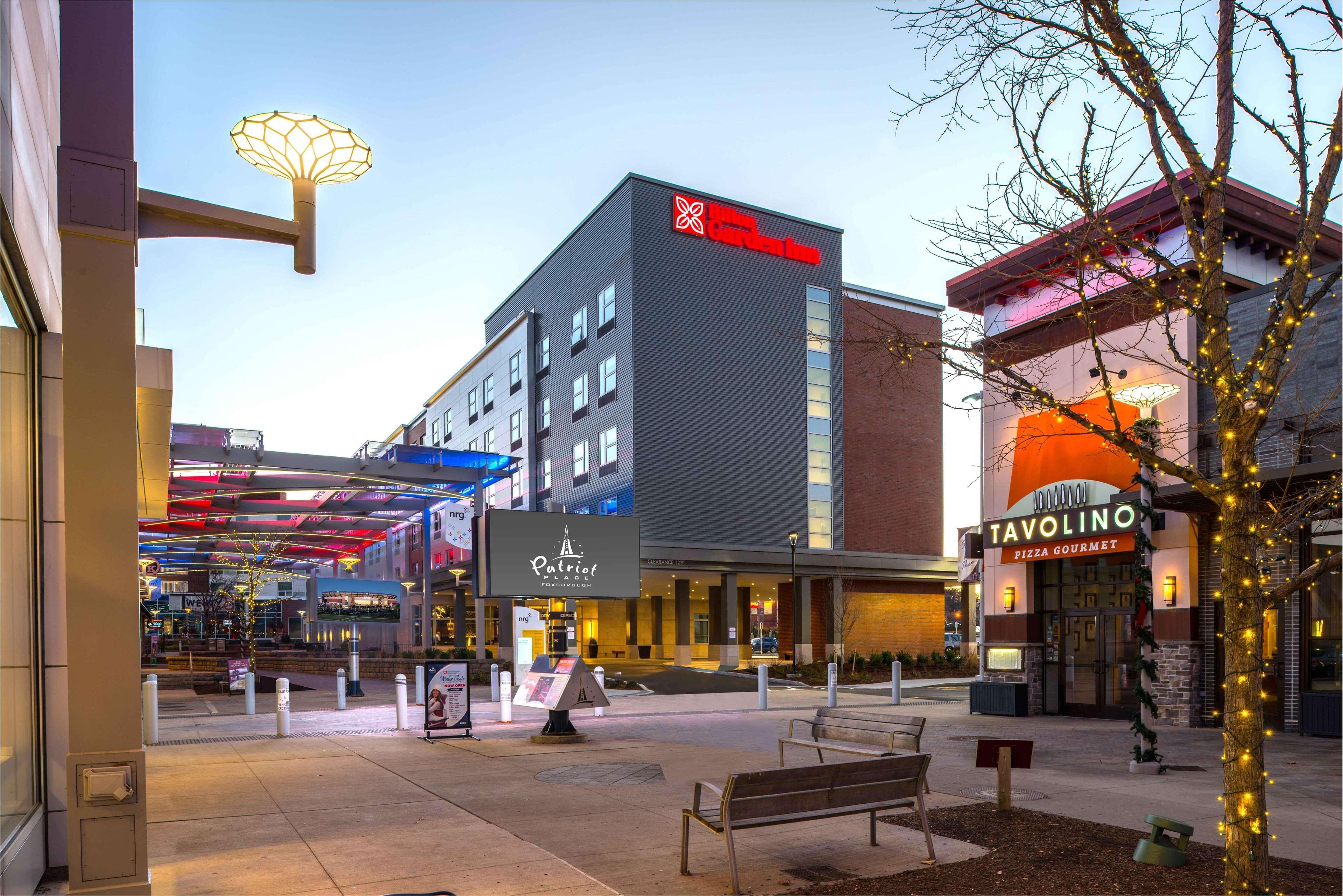 Hilton Garden Inn Foxborough Patriot Place Exterior photo