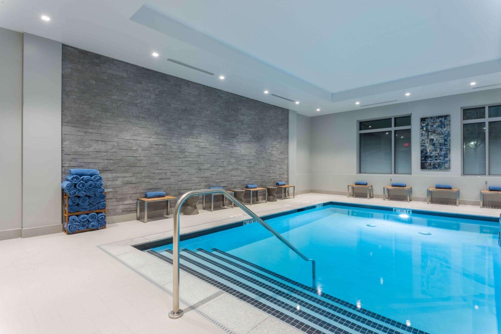 Hilton Garden Inn Foxborough Patriot Place Exterior photo