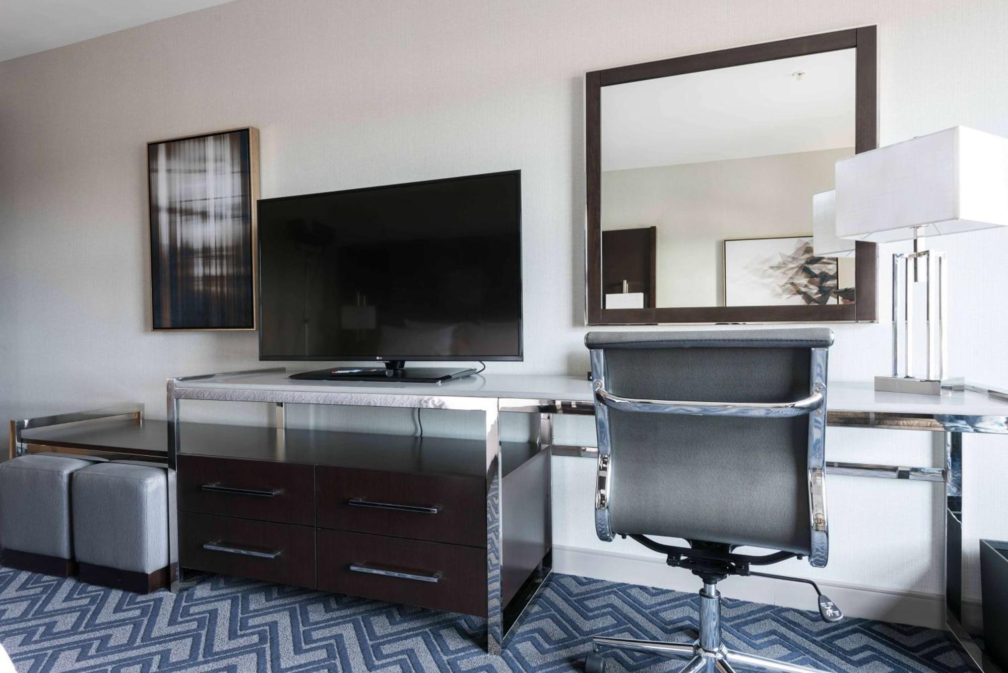 Hilton Garden Inn Foxborough Patriot Place Exterior photo