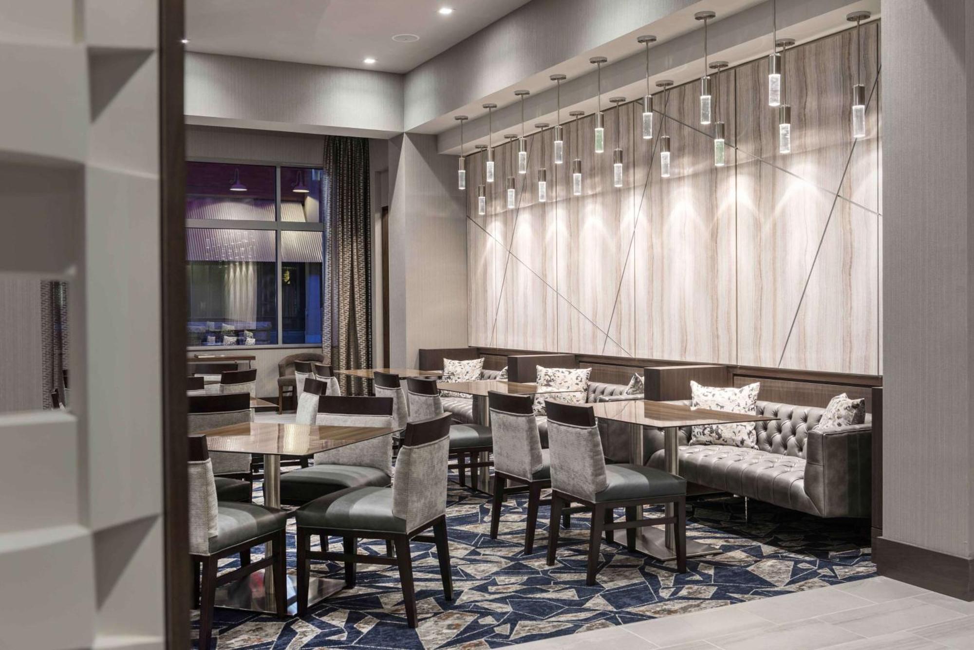 Hilton Garden Inn Foxborough Patriot Place Exterior photo