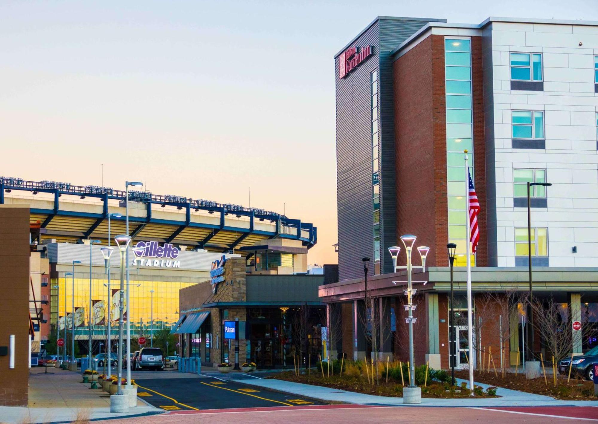 Hilton Garden Inn Foxborough Patriot Place Exterior photo