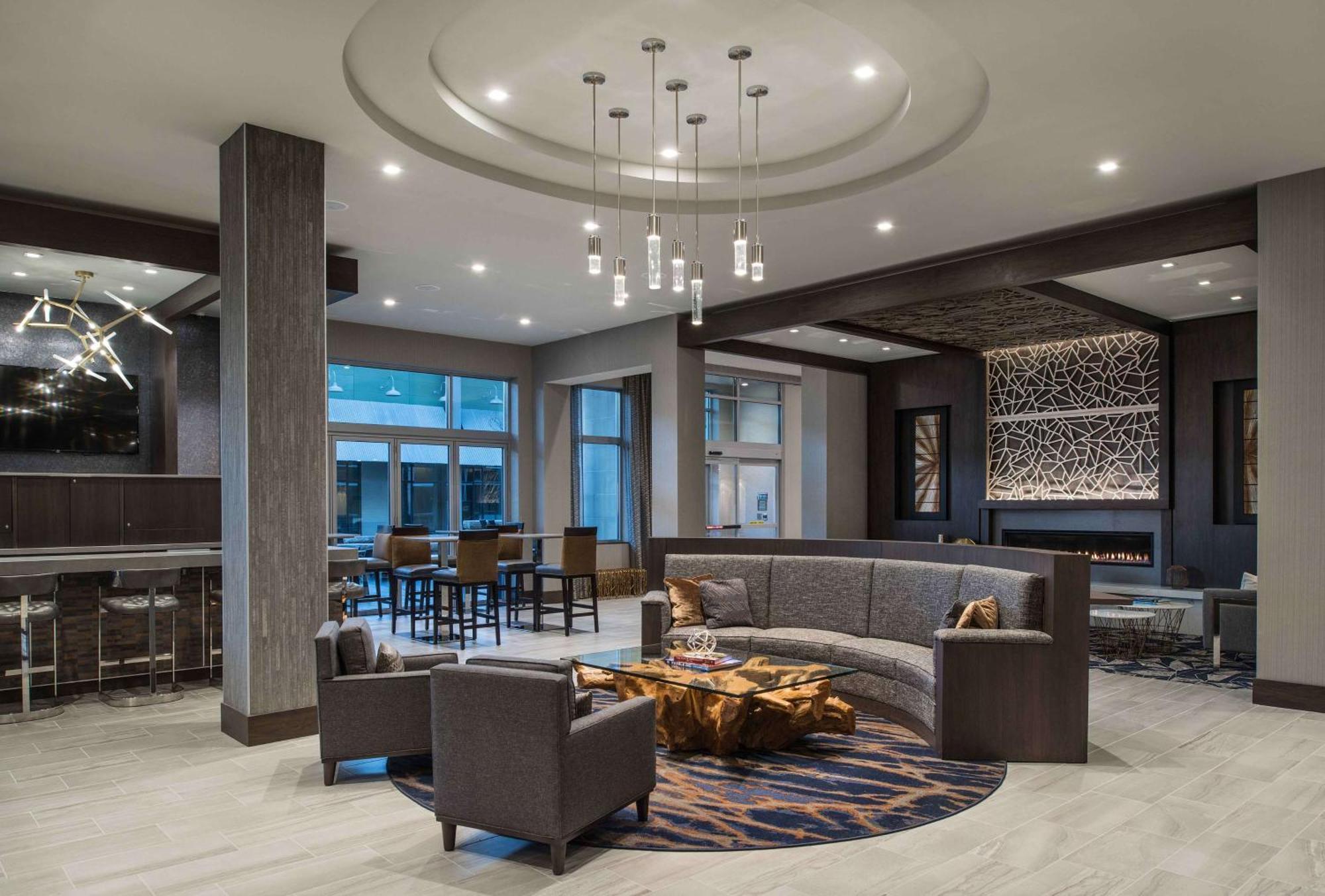Hilton Garden Inn Foxborough Patriot Place Exterior photo