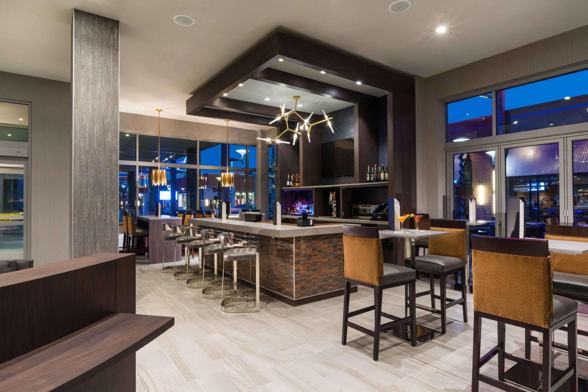 Hilton Garden Inn Foxborough Patriot Place Exterior photo